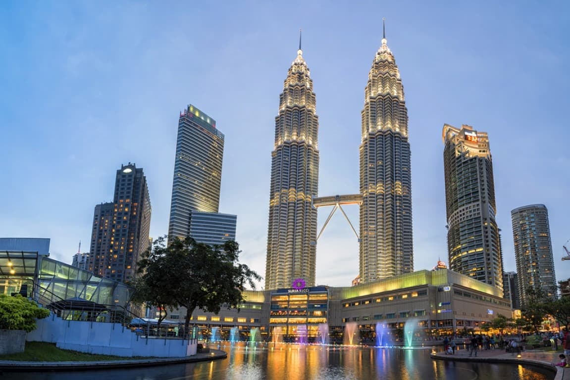 Check-in Tháp đôi Petronas  hiện đại